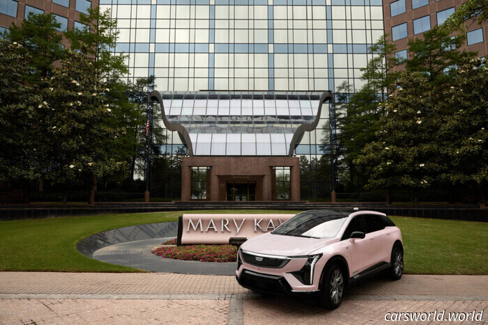 El icónico Cadillac rosa de Mary Kay será eléctrico | Carscoops